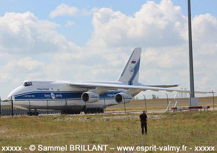 Antonov An-124-100 "Russlan", Volga-Dniepr ; 2015