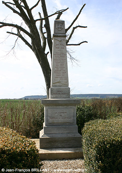 21 - Montliot-et-Courcelles : le Monument aux Morts à son ancien emplacement