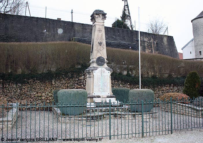 21 - Sainte Colombe sur Seine : le Monument aux Morts