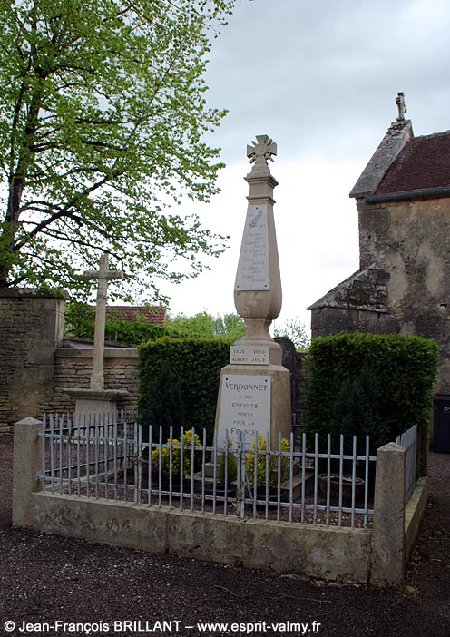 21 - Verdonnet : le Monument aux Morts